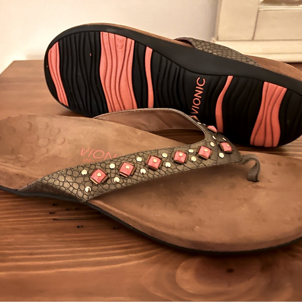 Vionic suede flip flops, comfortable, casual